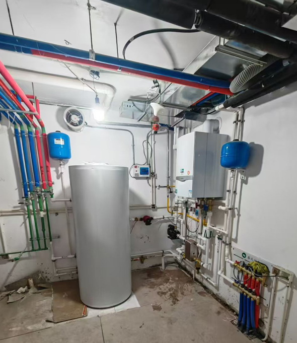 顺义天竺棕榈滩别墅威能65冷凝壁挂炉安装